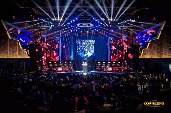 在现代足球 在现代足球