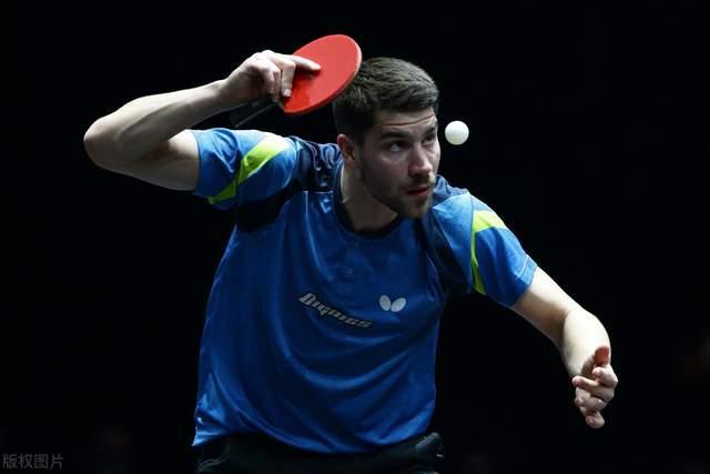 记者:英超将在周末足总杯后决定本赛季是否用半自动越位技术.