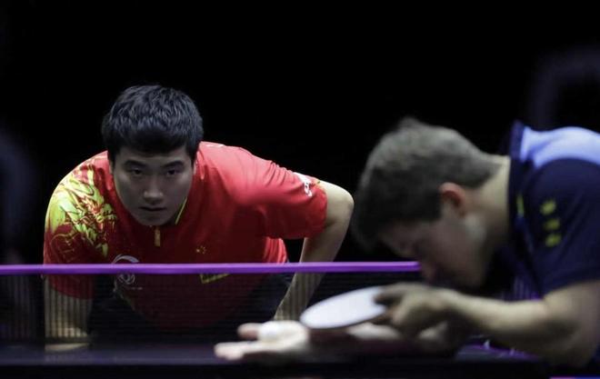 随着两名关 随着两名关